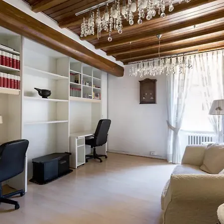 Apartment Via Laurina 40 *