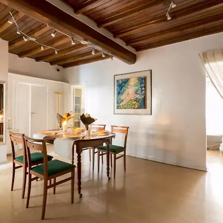 Apartamento Via Laurina 40 *